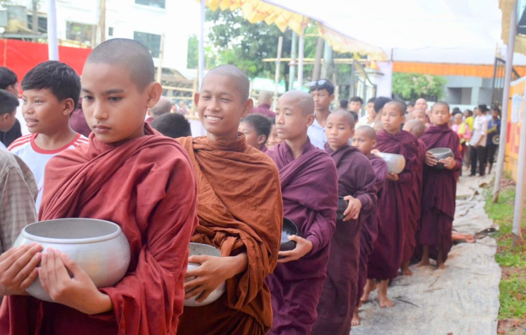 মহাপিন্ড দানের মাধ্যমে বান্দরবানে কঠিন চীবর দানোৎসব সম্পন্ন